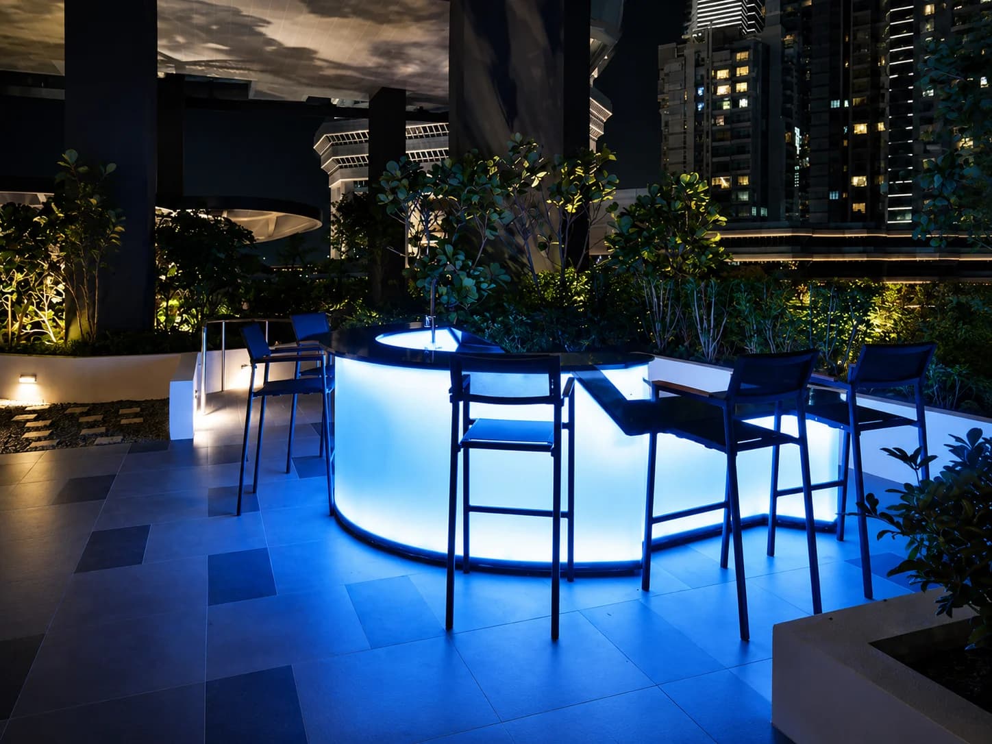 Acrylic interior panels — Citygate
